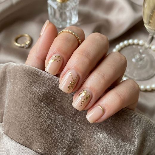 Metallic accent nails